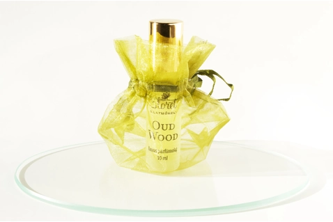 Oud Wood natúr parfüm 10 ml